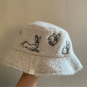 limited edition / Cute Bunny in the Hat
